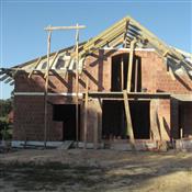nasz domek- konstrukacja dachu prawie gotowa, brakuje jeszcze komina
