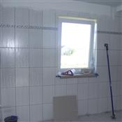 Początki łazienki na górze