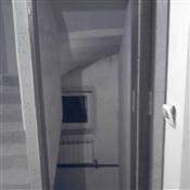 korytarz- zejście do piwnicy