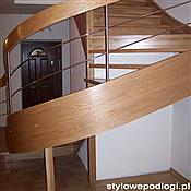 Schody dębowe kręcone