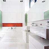 Projekt domu w kolorystyce black & white autorstwa Red Cube Design
