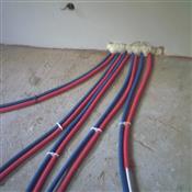 Zdjęcia z realizacji instalacji ogrzewania podłogowego