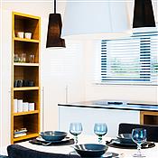 Projekt domu w kolorystyce black & white autorstwa Red Cube Design